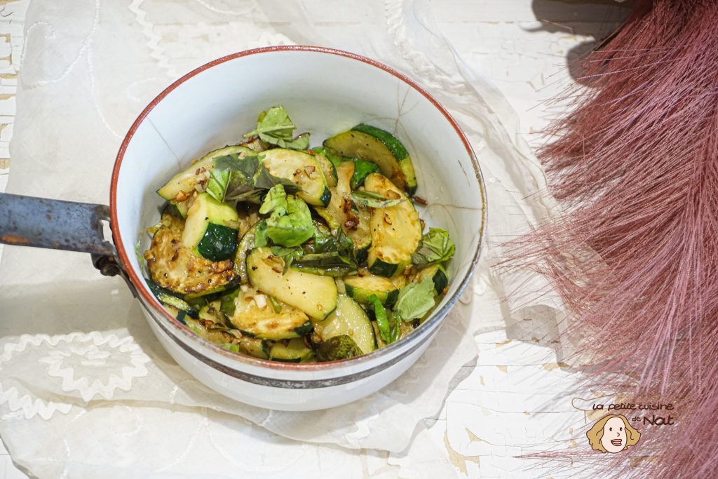 Courgettes sautées à l'ail et au basilic