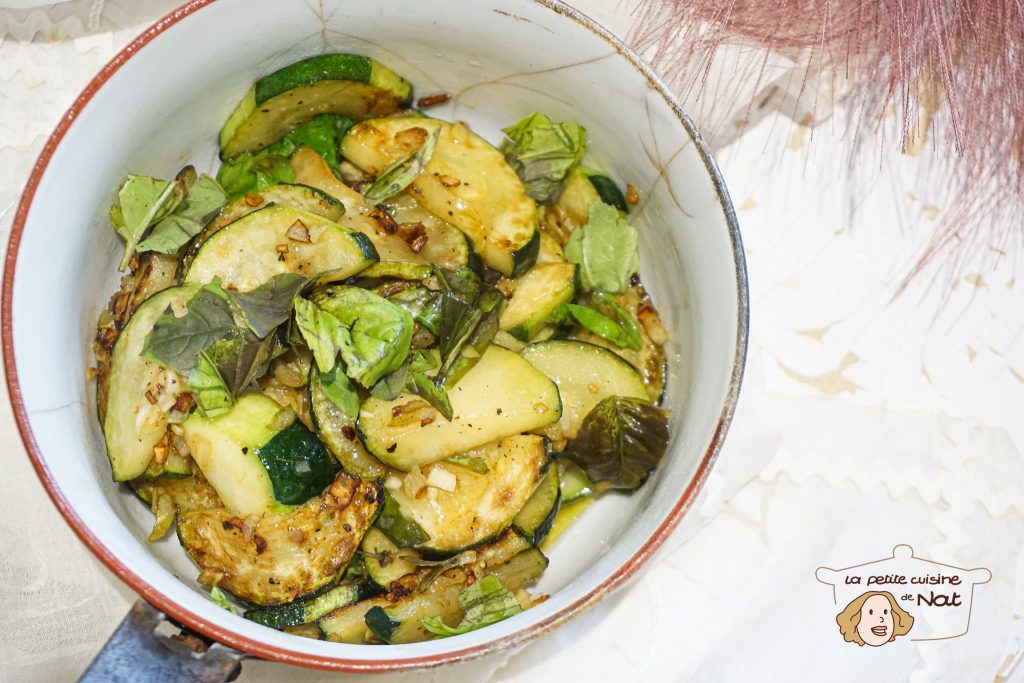 Courgettes sautées à l'ail et au basilic