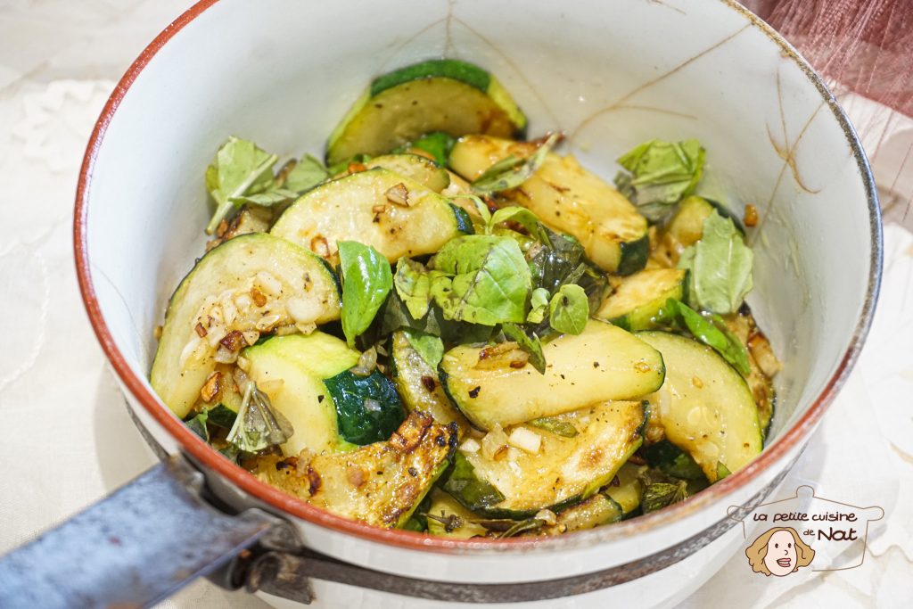 courgettes sautées à l'ail et au basilic