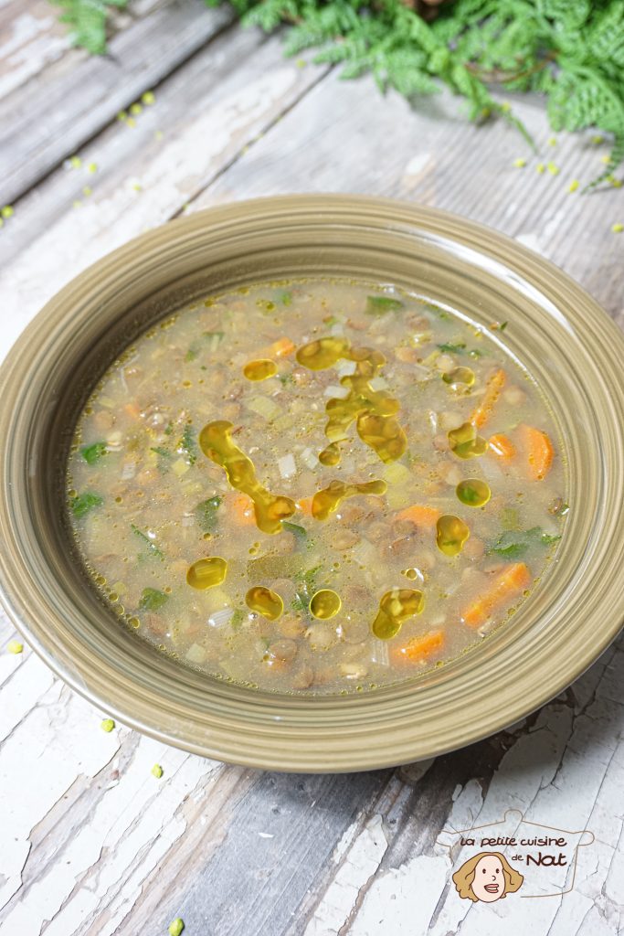 soupe de lentilles blondes à la coriandre et aux épices