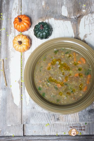 soupe de lentilles blondes à la coriandre et aux épices